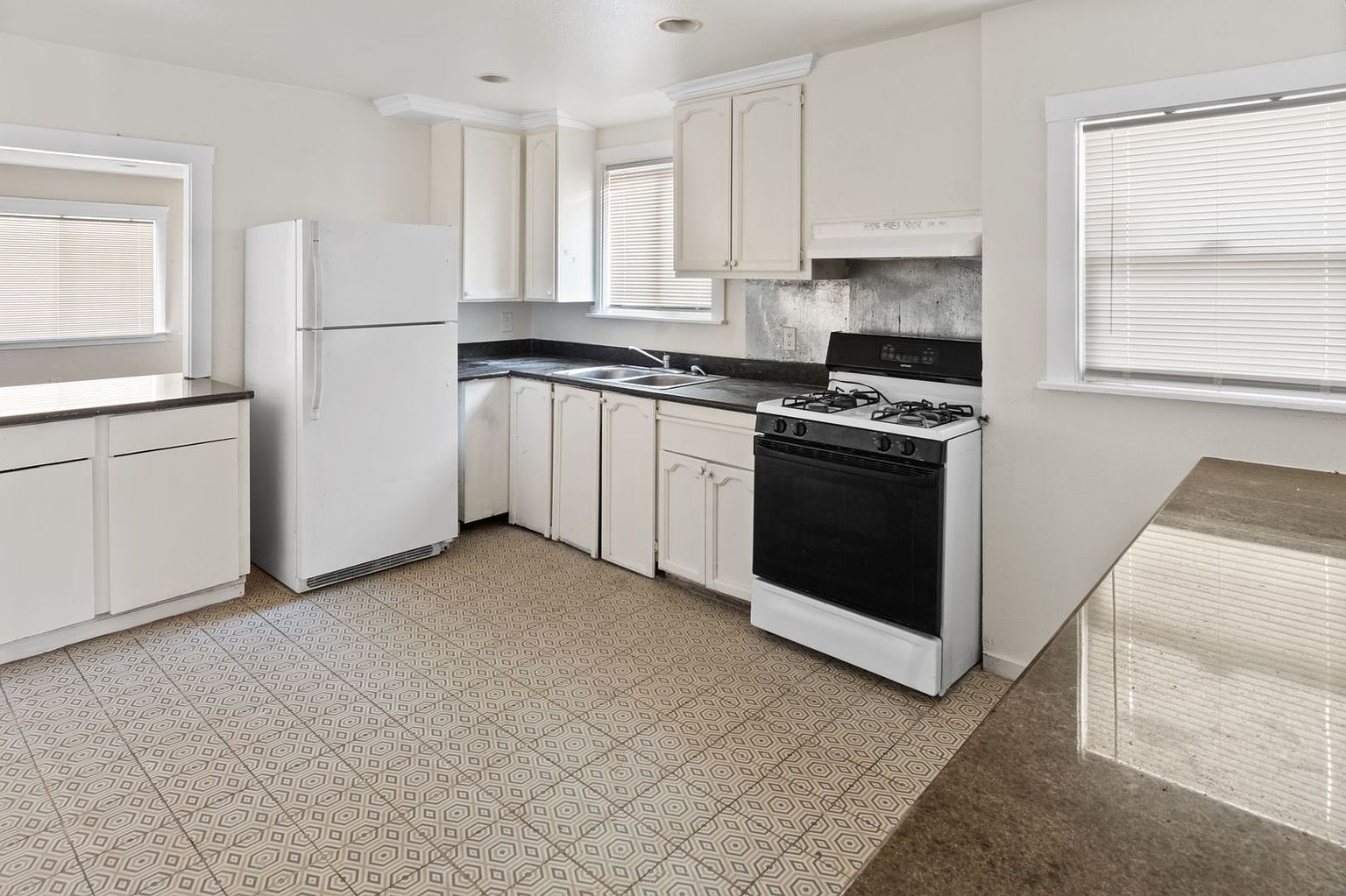 Great 4 Bedroom 2 Bath House photo 4