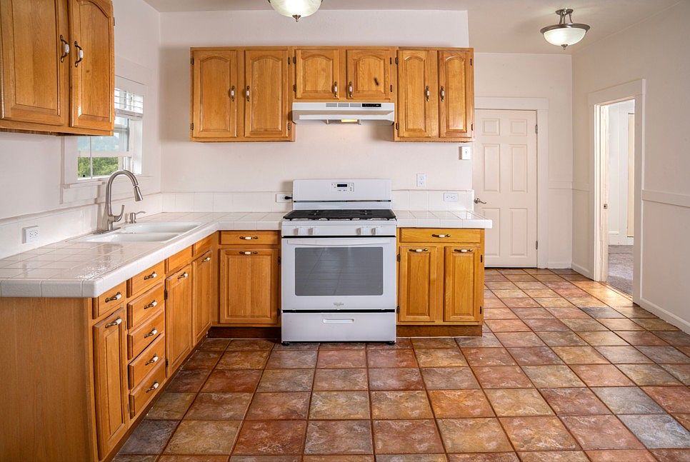 1759 85th Ave Oakland, CA 94621 photo 5
