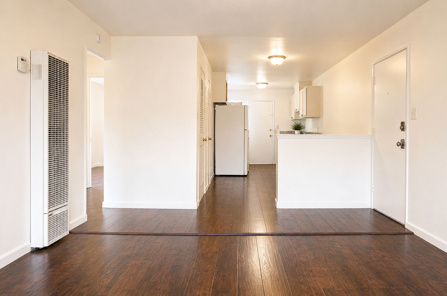 2BR/1BA Apartment on Walnut St · Oakland photo 5