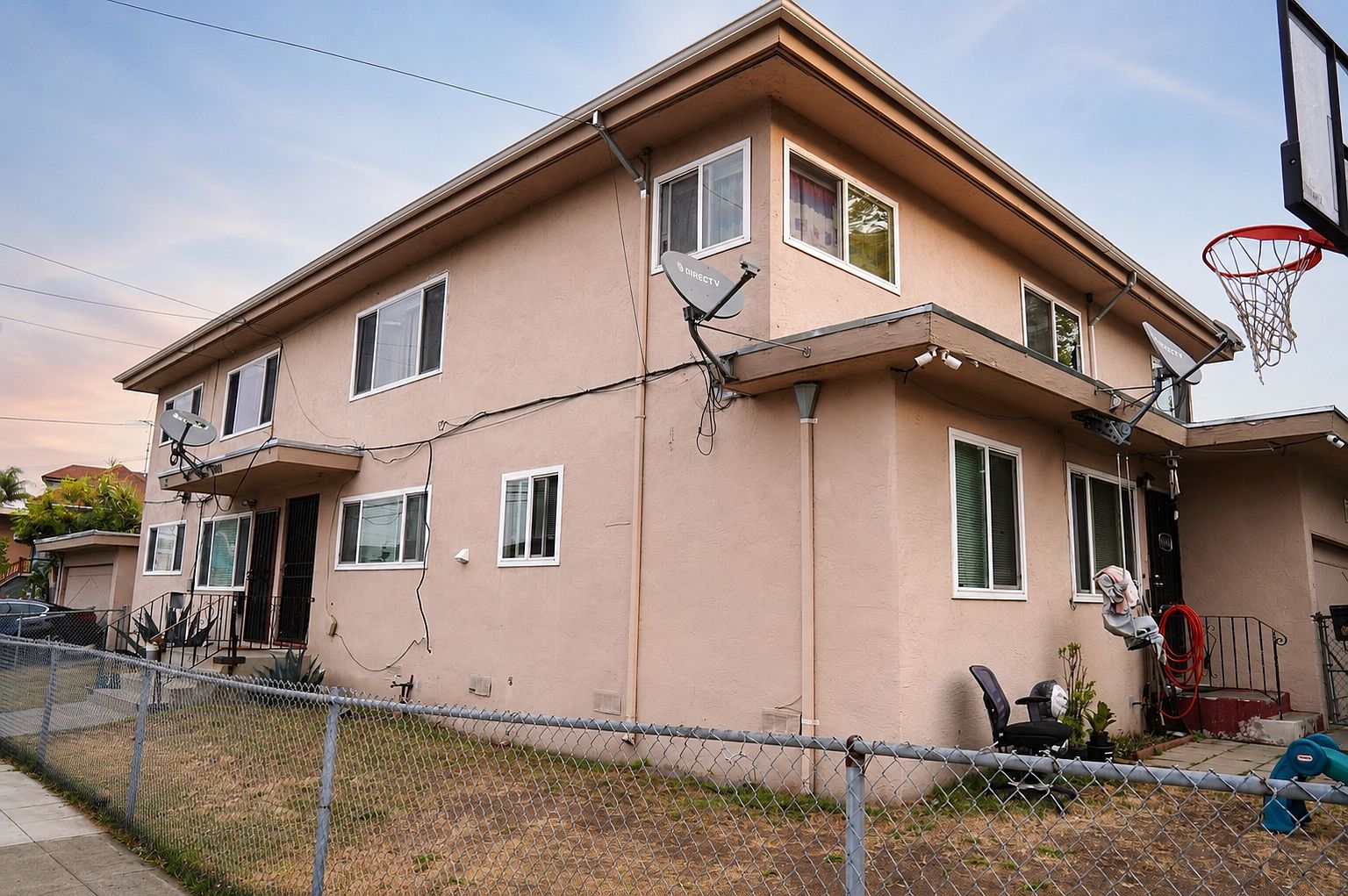 2BR/1BA Apartment on Walnut St · Oakland photo 2