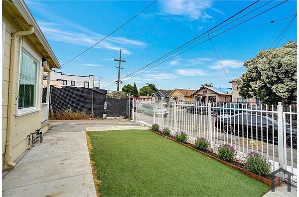 1823 96th Ave photo 4
