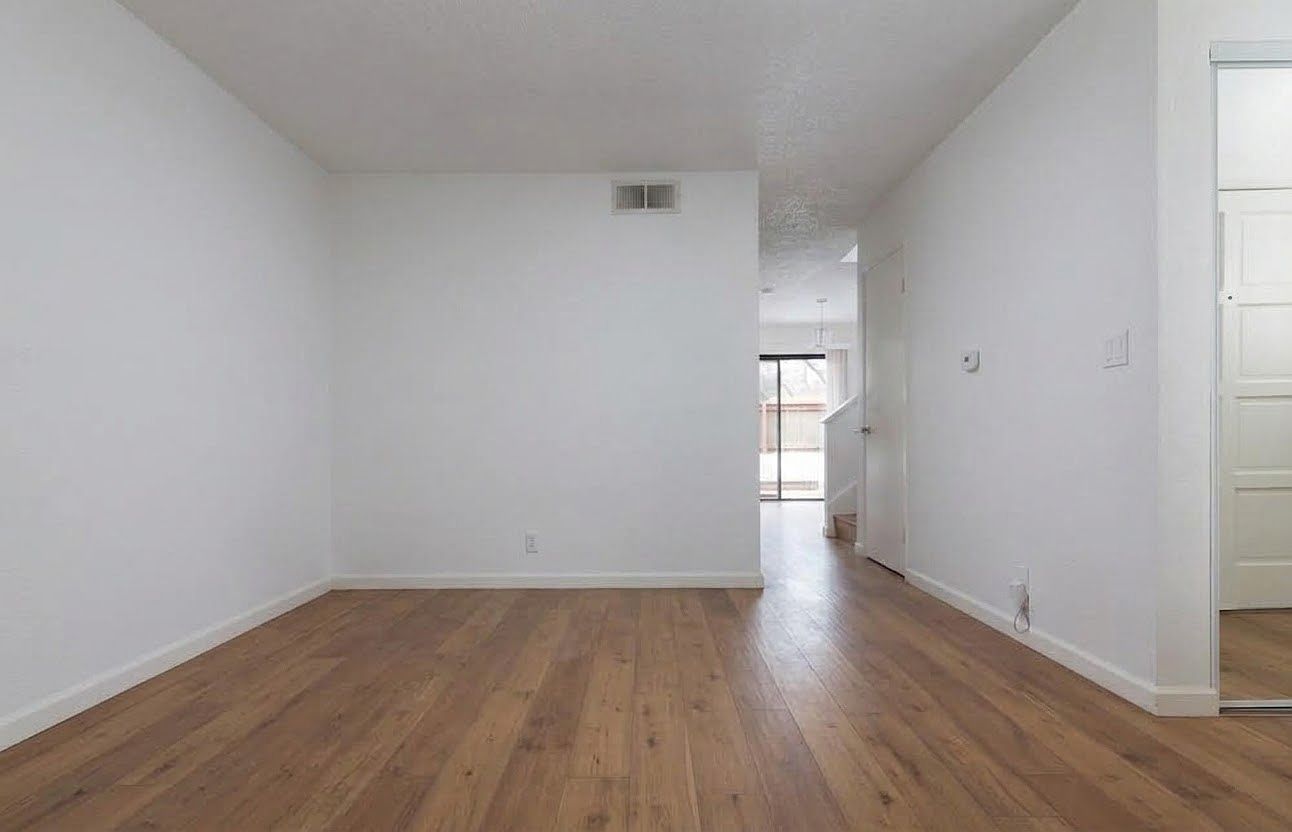 9639 Elmview Dr photo 2