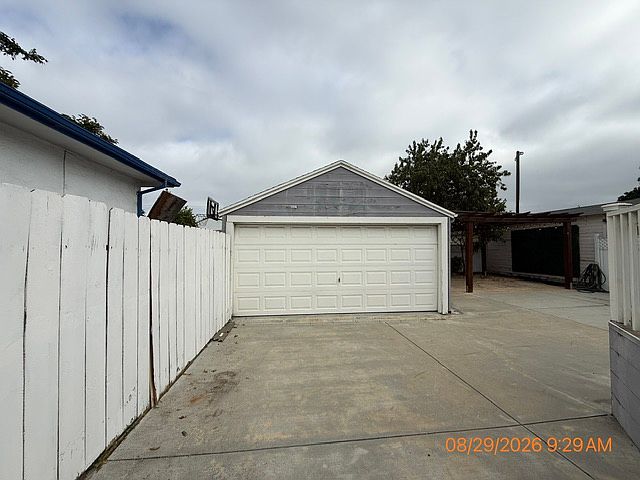 2249 108th Ave photo 2