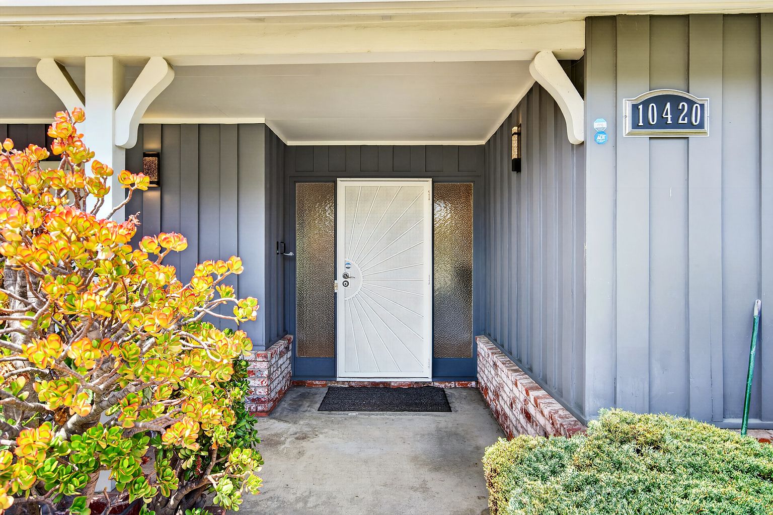 10420 Greenview Dr photo 3
