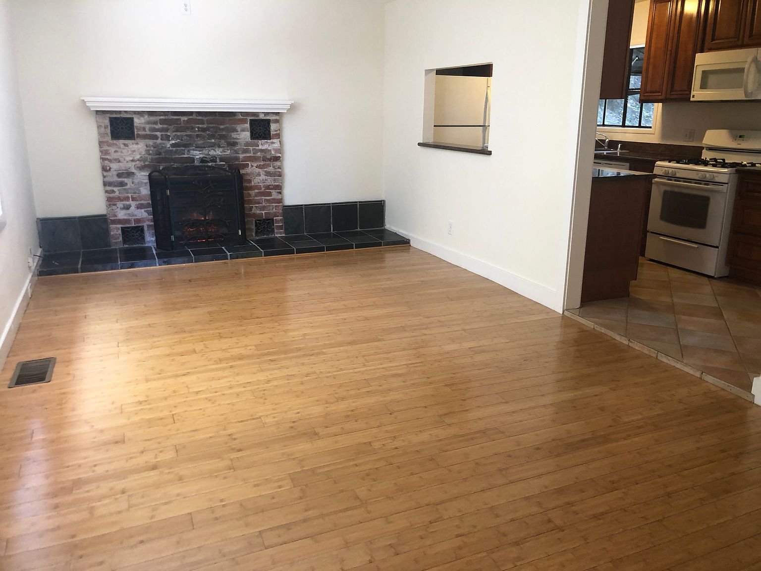 6544 Pine Needle Dr photo 2