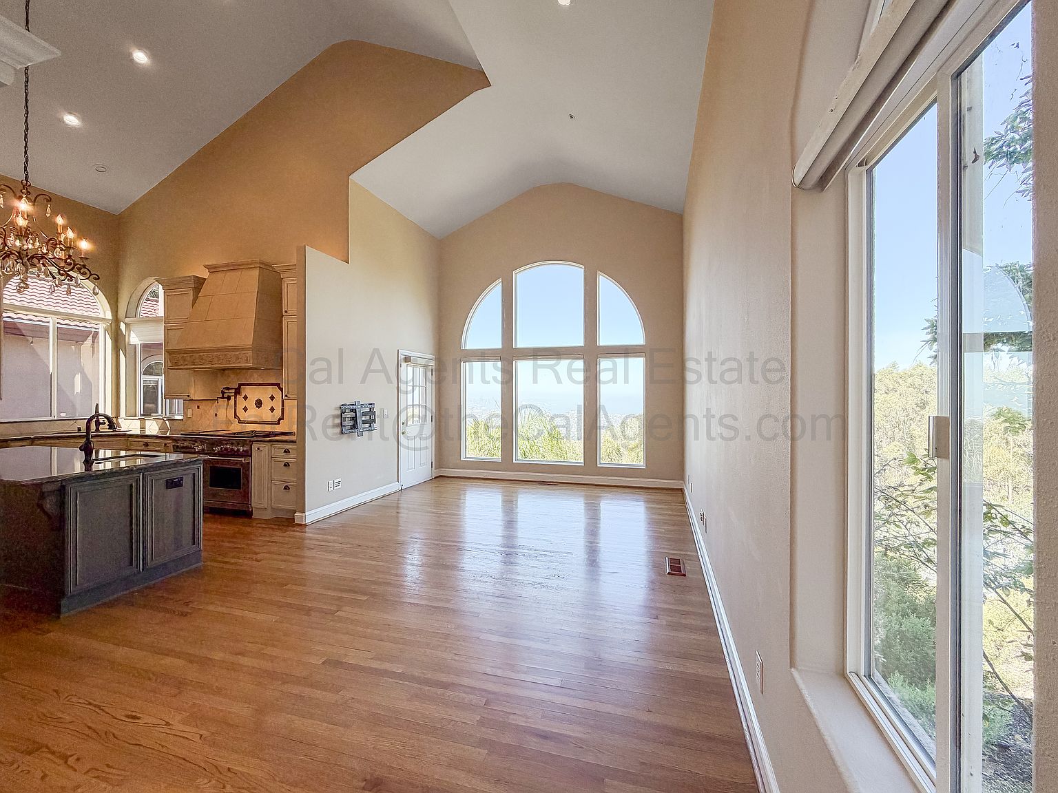 6053 Skyline Blvd photo 4