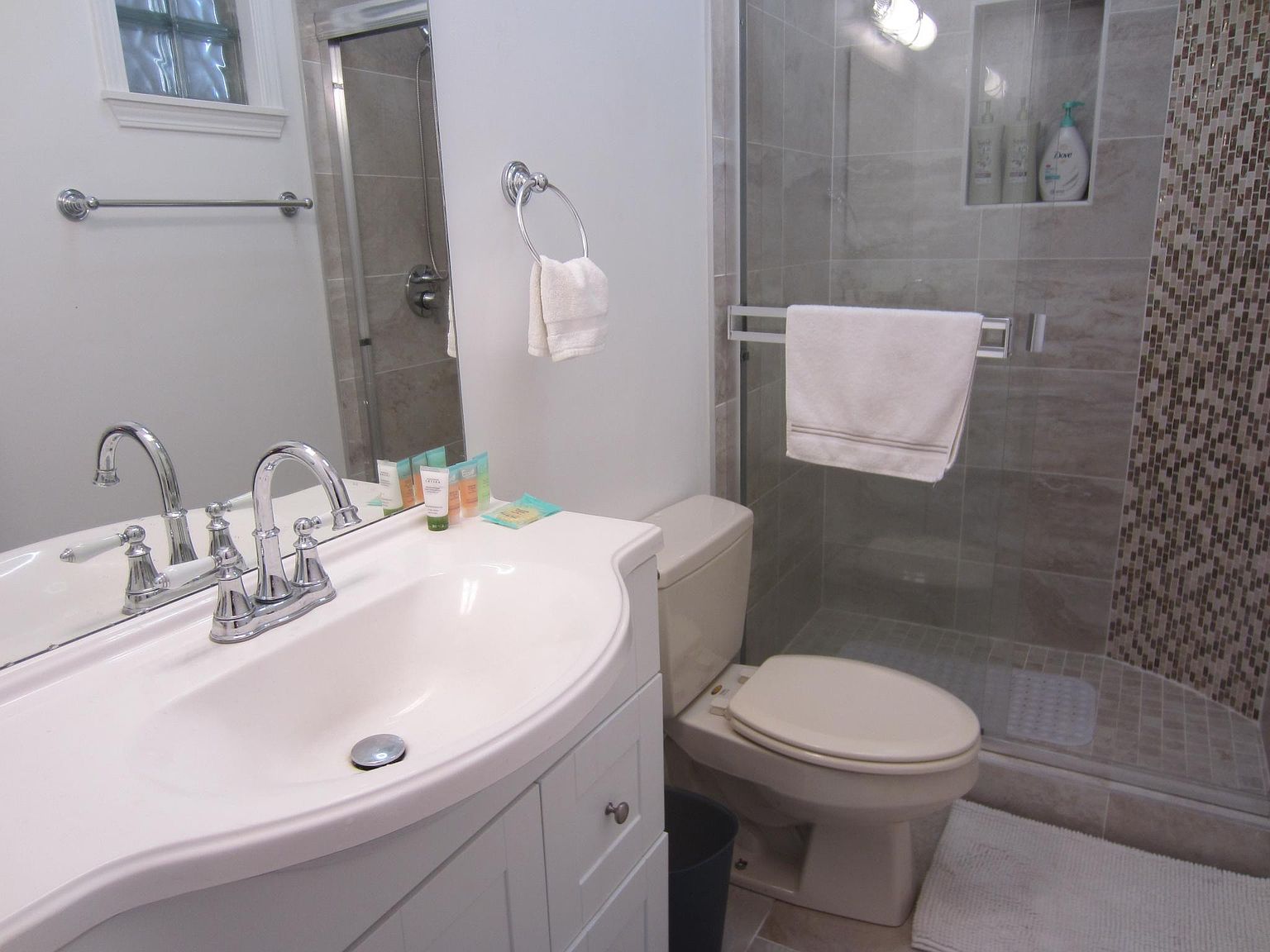 7149 Buckingham Blvd photo 2