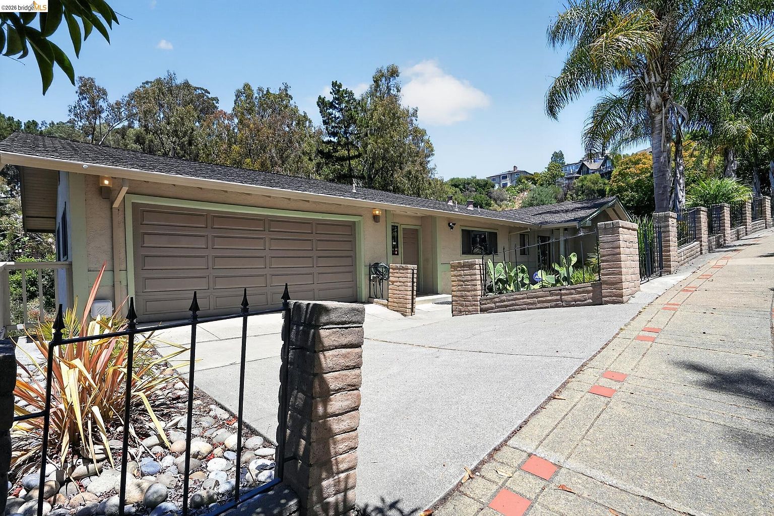 525 Hampton Rd Piedmont, CA 94611 photo 5