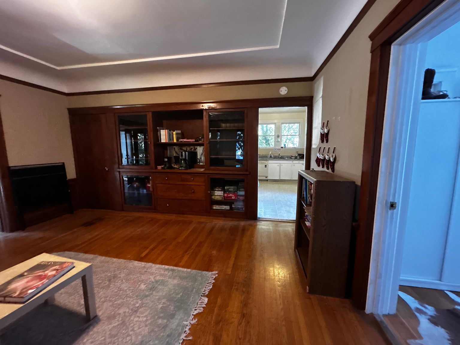 2734 Piedmont Ave photo 5