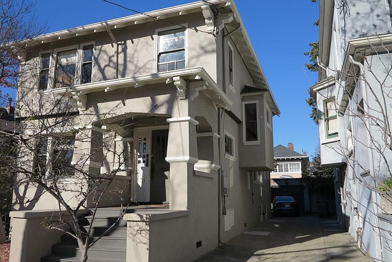 2729 Forest Ave photo 2