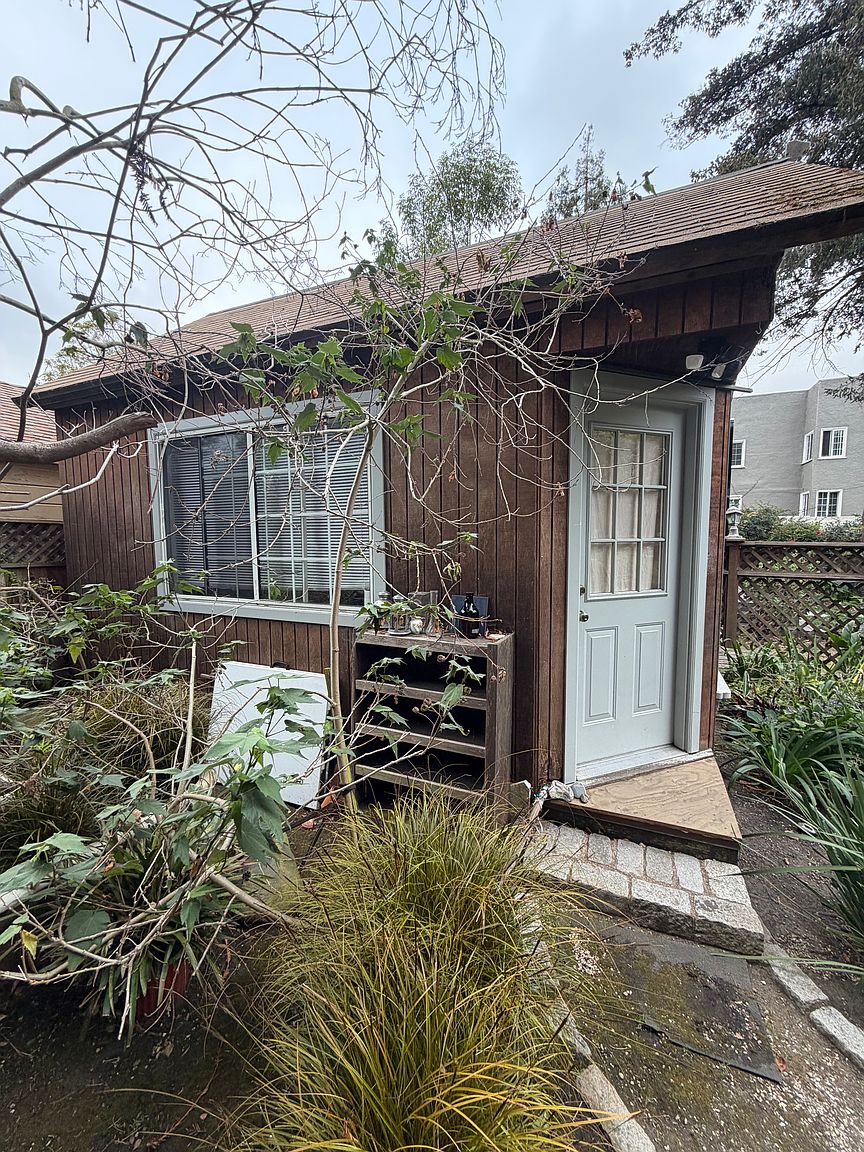 2328 Ward St photo 2