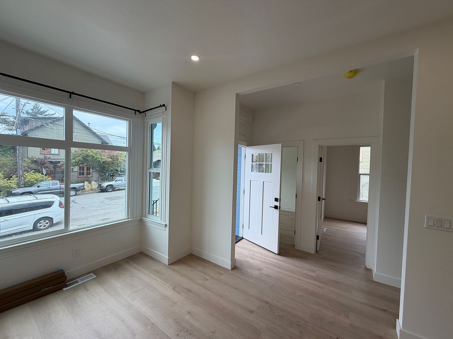 1826 Parker St photo 2