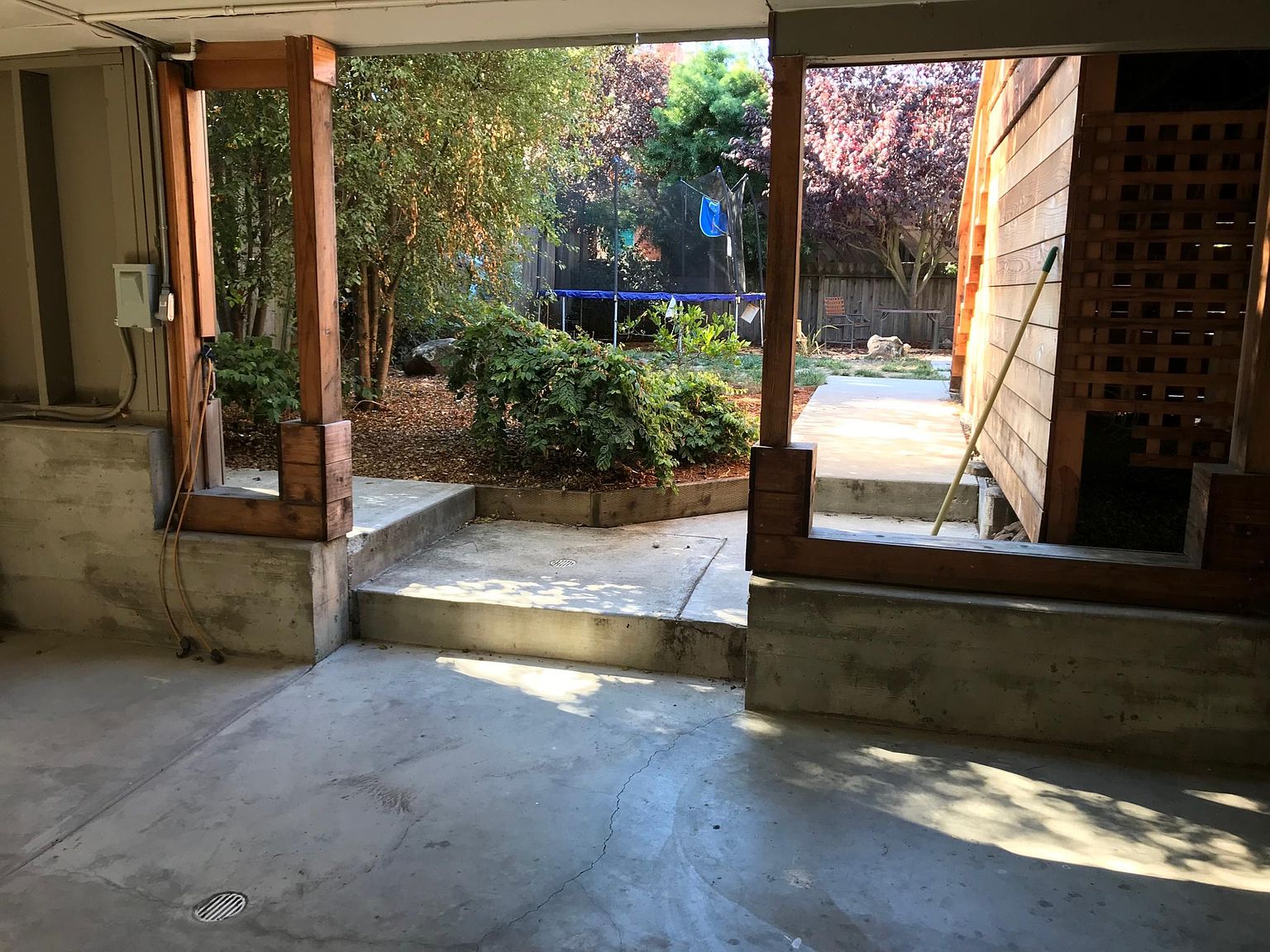 2112 Curtis St photo 4