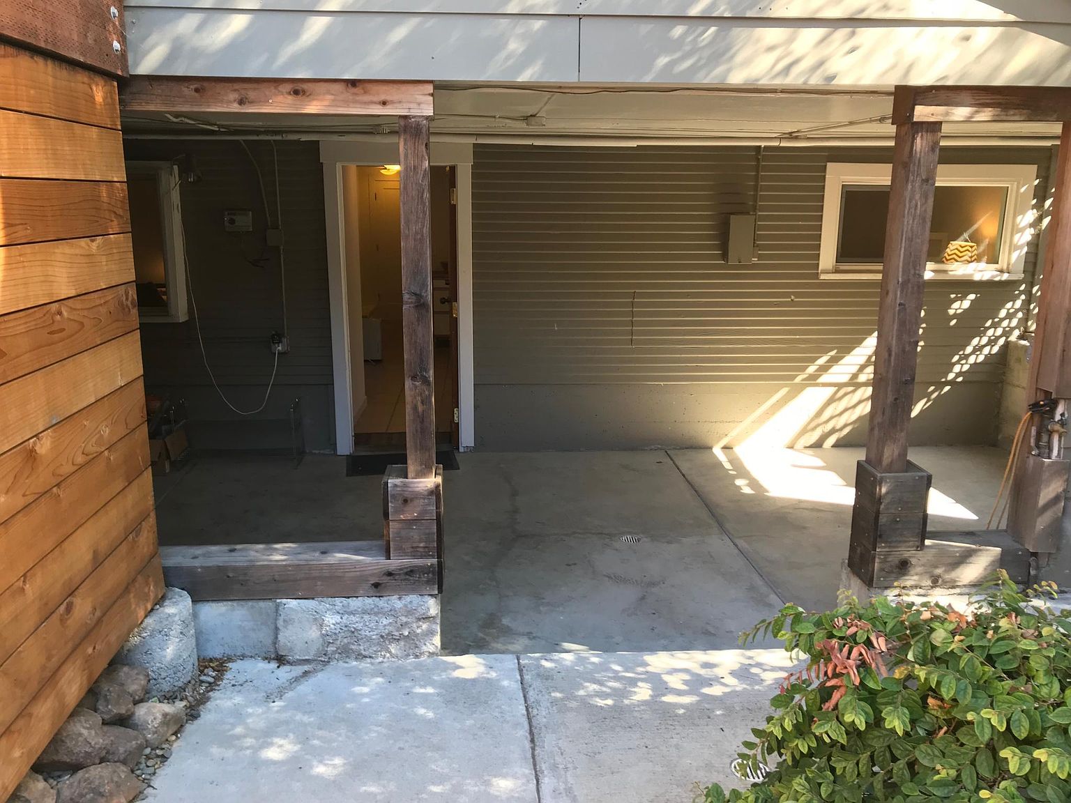 2112 Curtis St photo 2