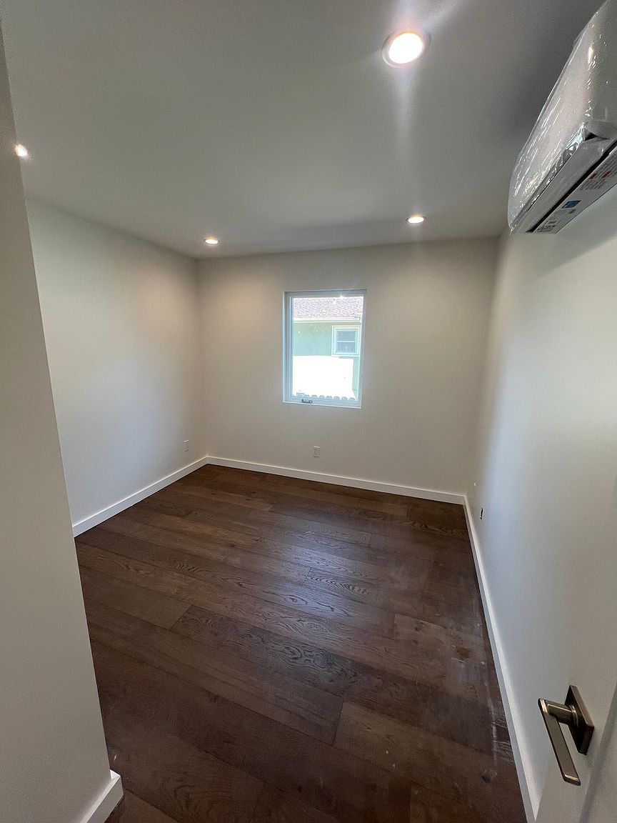 1632 8th St photo 3