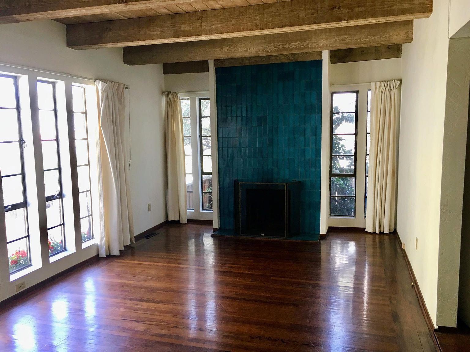 2342 Hilgard Ave Berkeley, CA 94709 photo 2