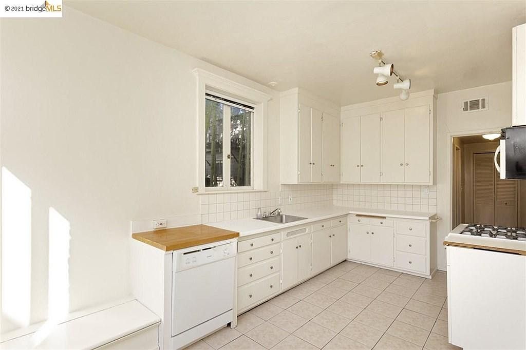 2533 Ridge Rd photo 5