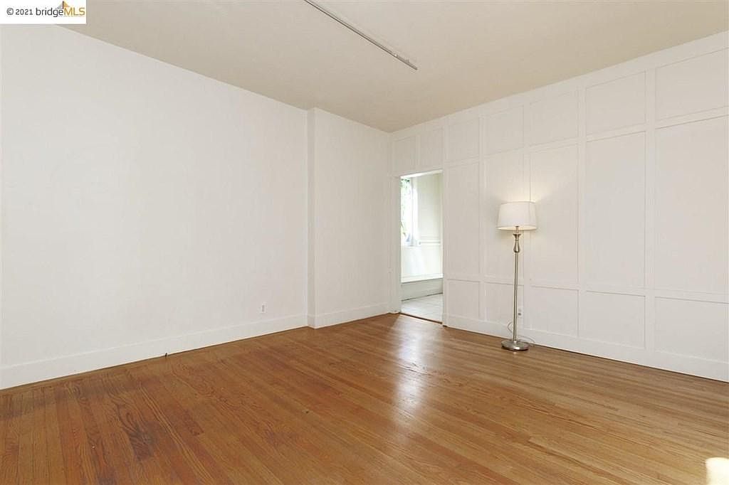 2533 Ridge Rd photo 2