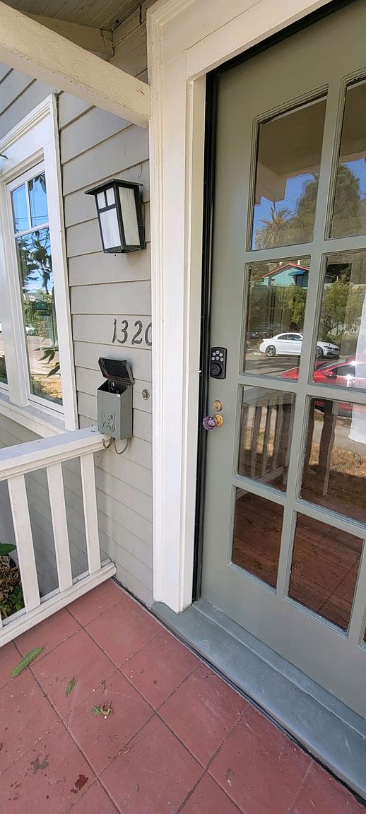 1320 Ordway St photo 2