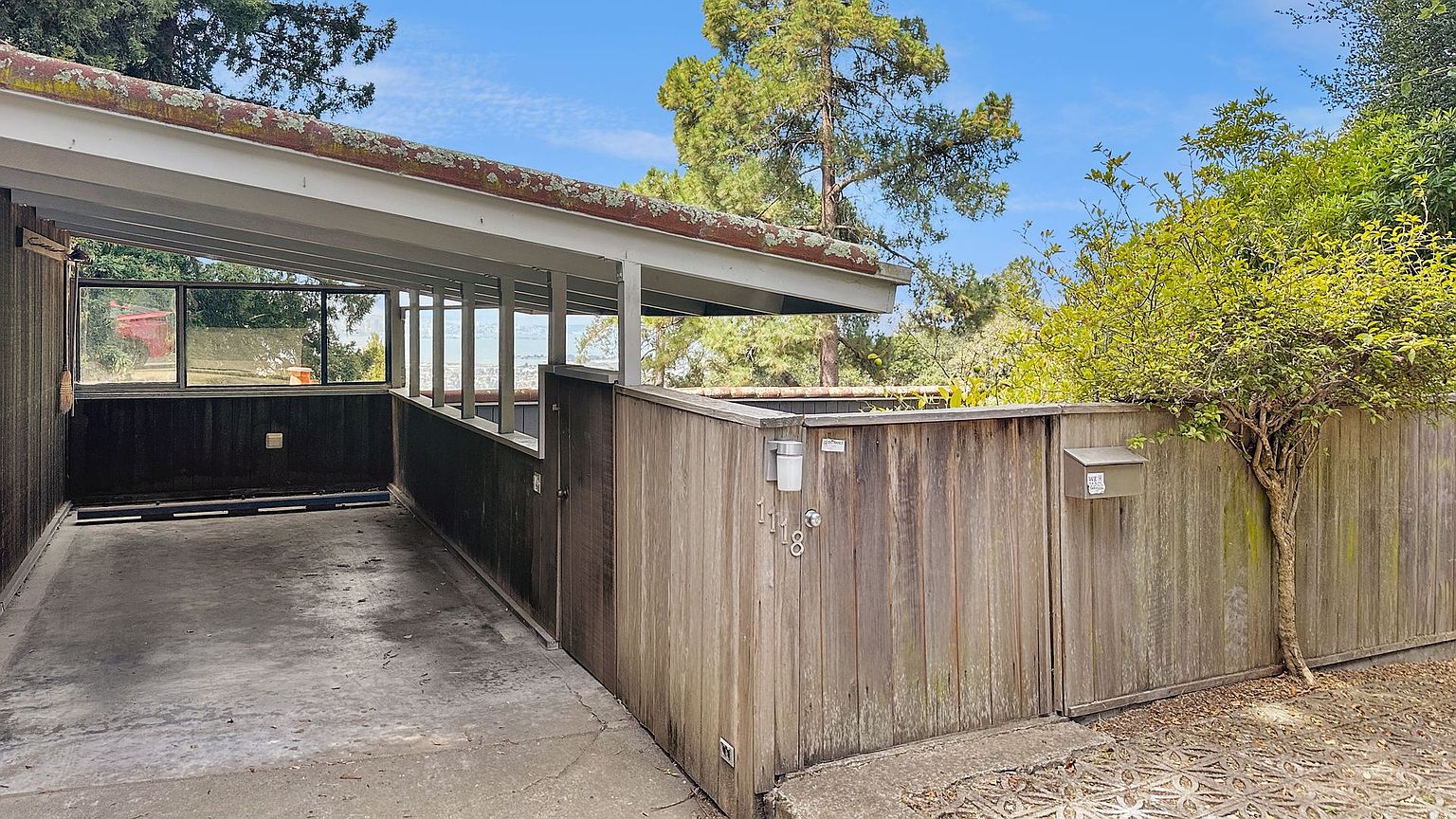 1118 Keith Ave photo 4