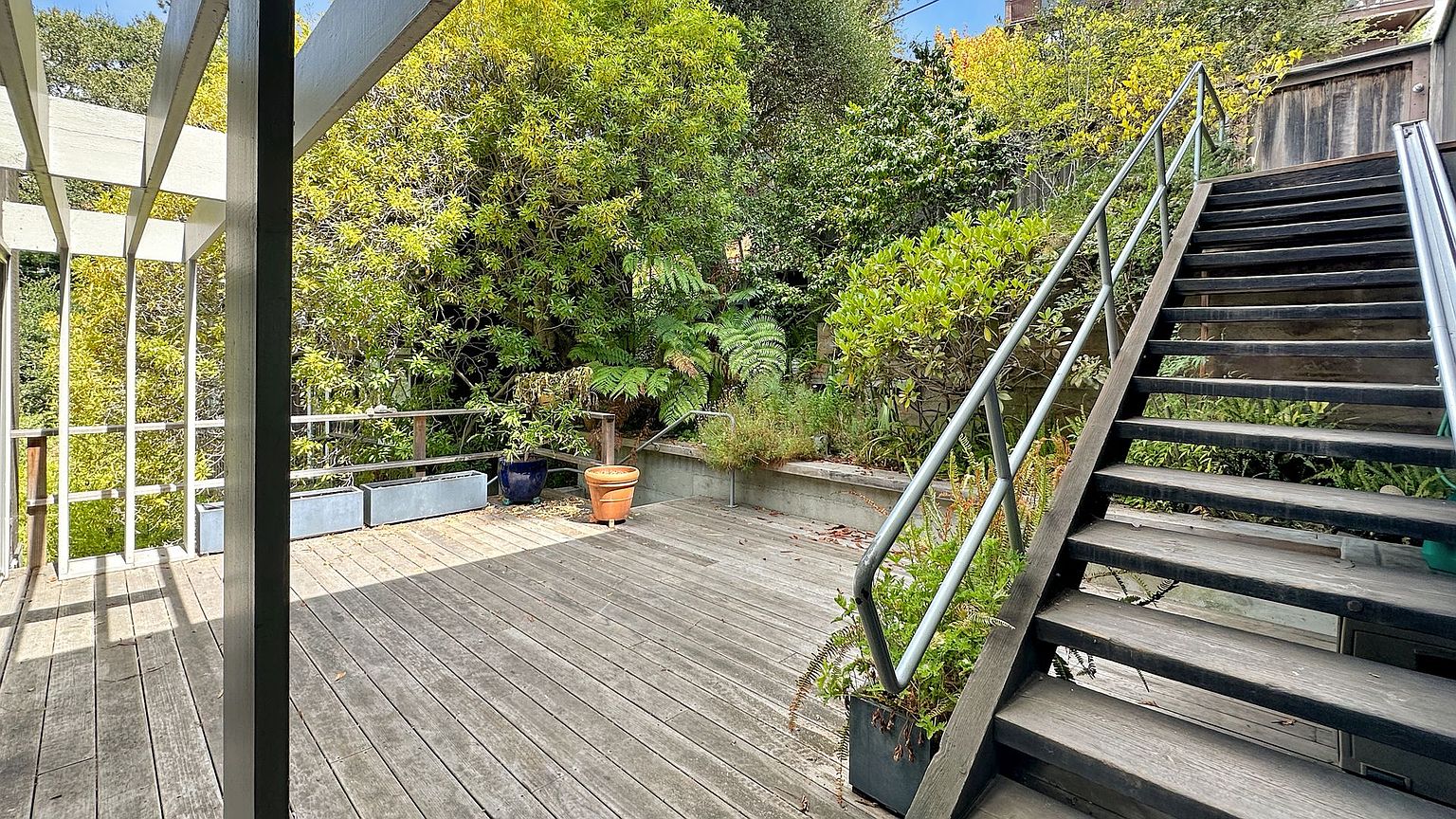1118 Keith Ave photo 5