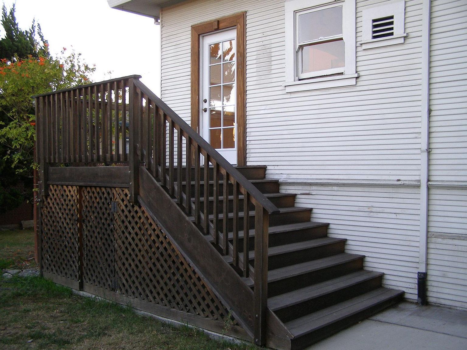 945 Kains Ave photo 4