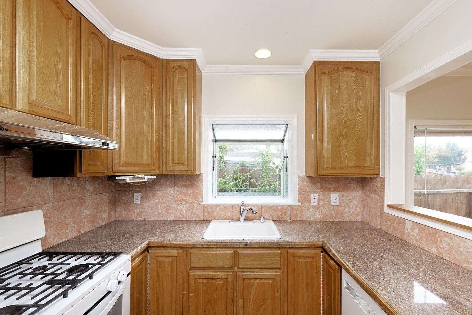 419 Stannage Ave photo 5