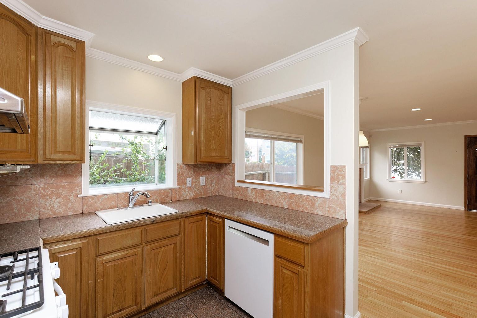 419 Stannage Ave photo 4