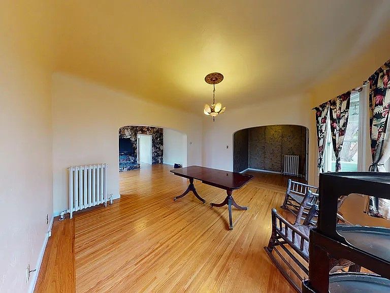 1226 Fountain St photo 2