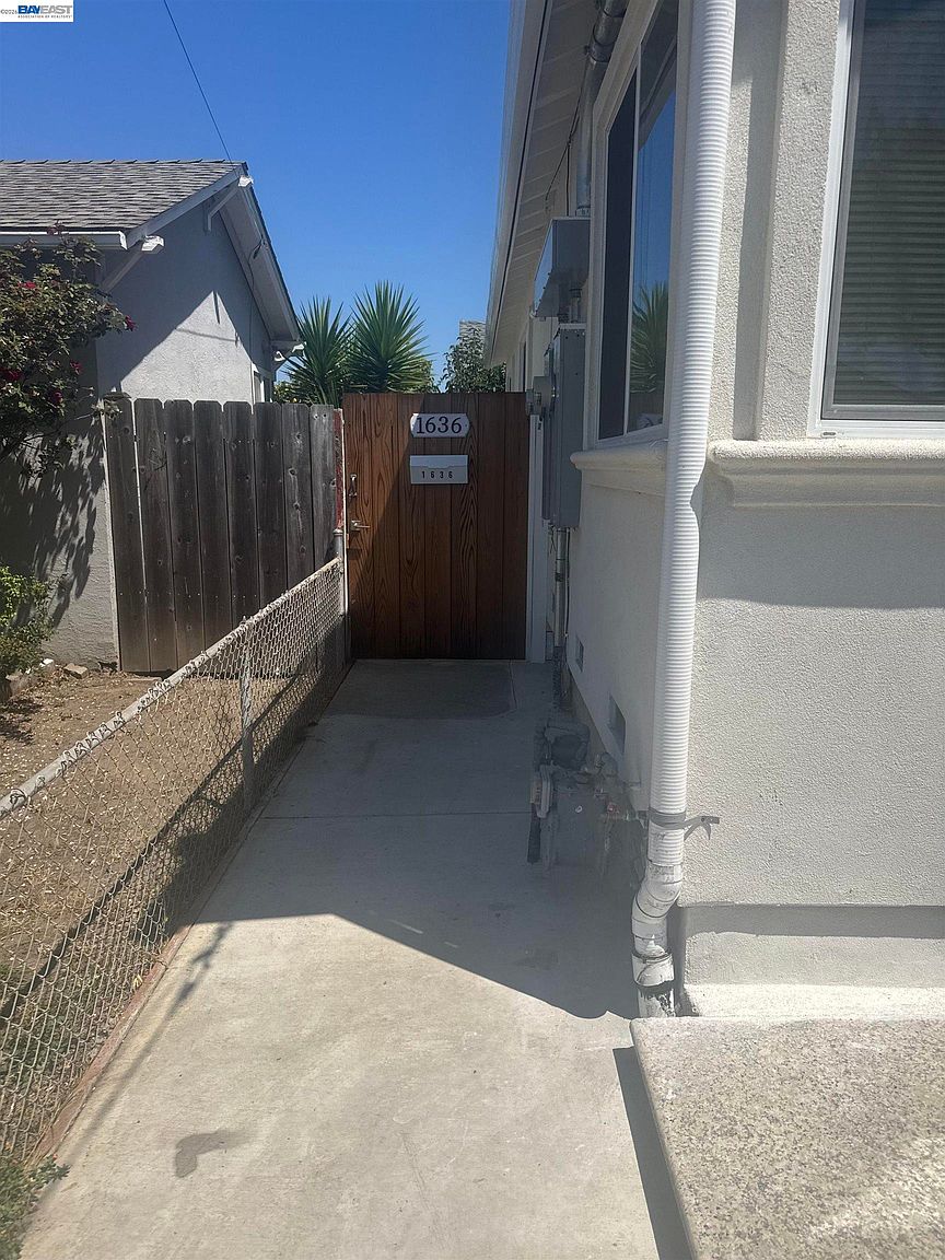 1632 Wayne Ave photo 2