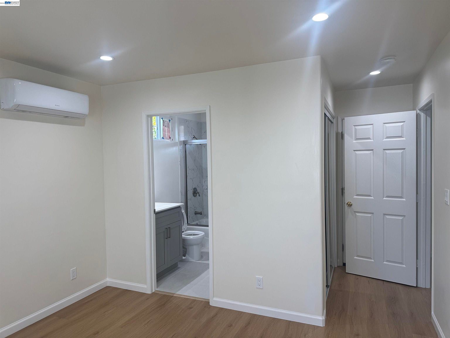 1632 Wayne Ave photo 4