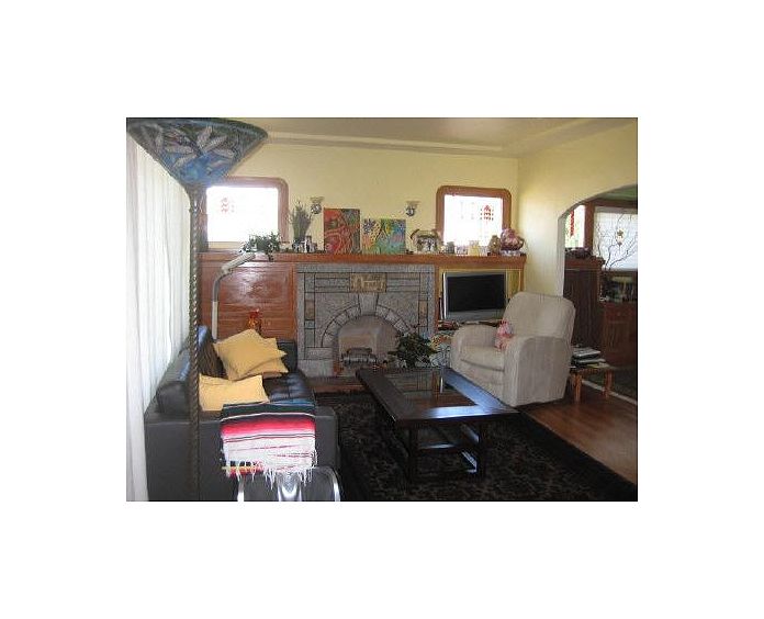 539 Elsie Ave photo 2