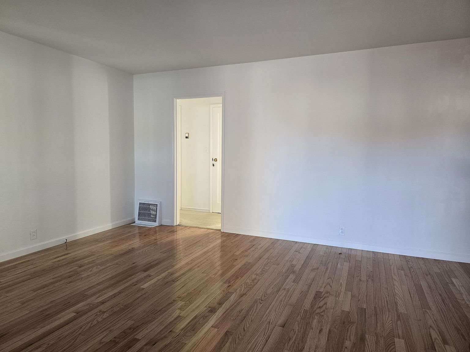 1BR/1BA Single Family House on Virginia St · San Leandro photo 3
