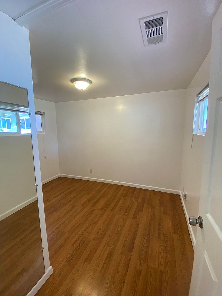 1079 Adason Dr photo 5