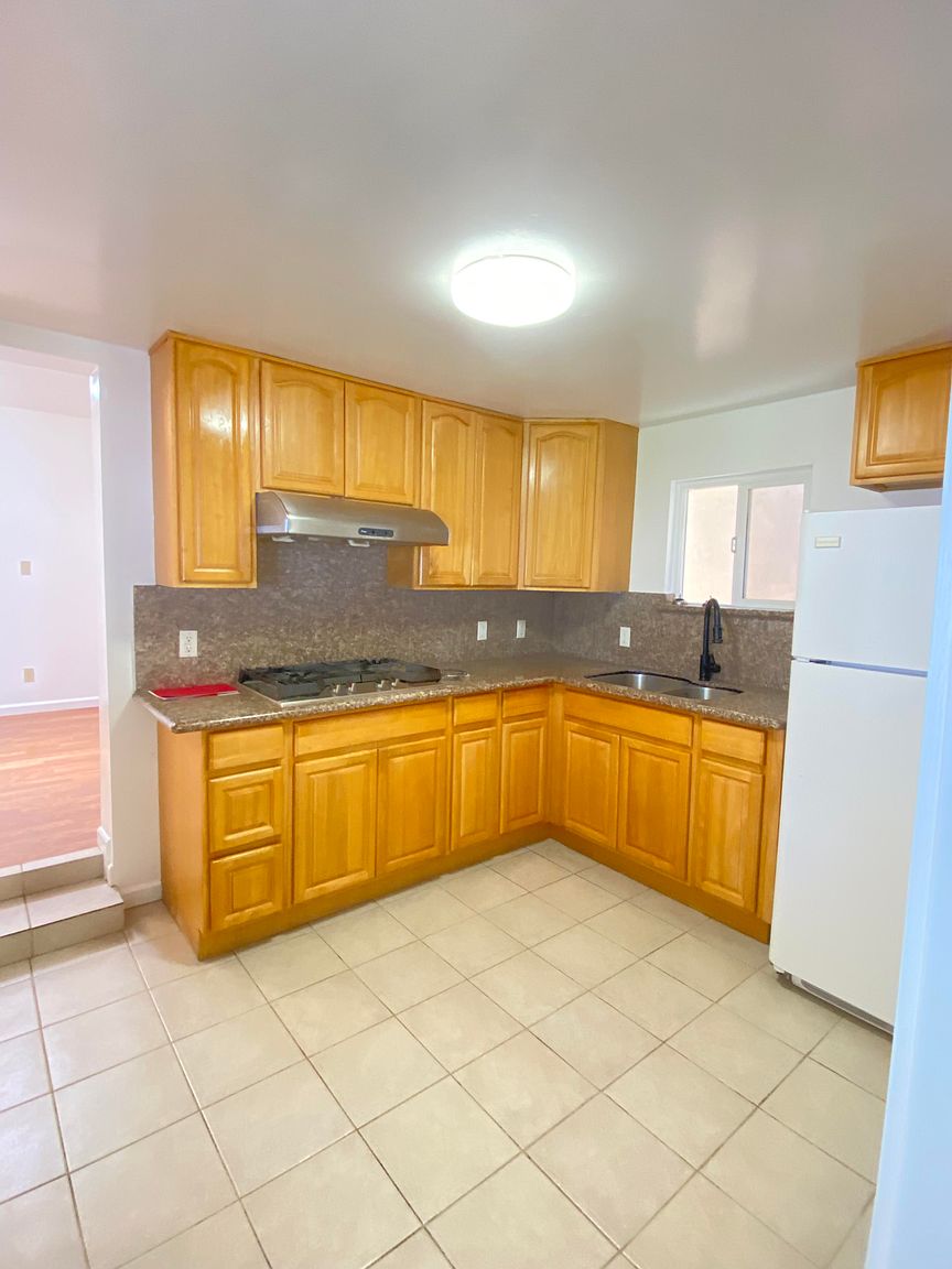 1079 Adason Dr photo 4
