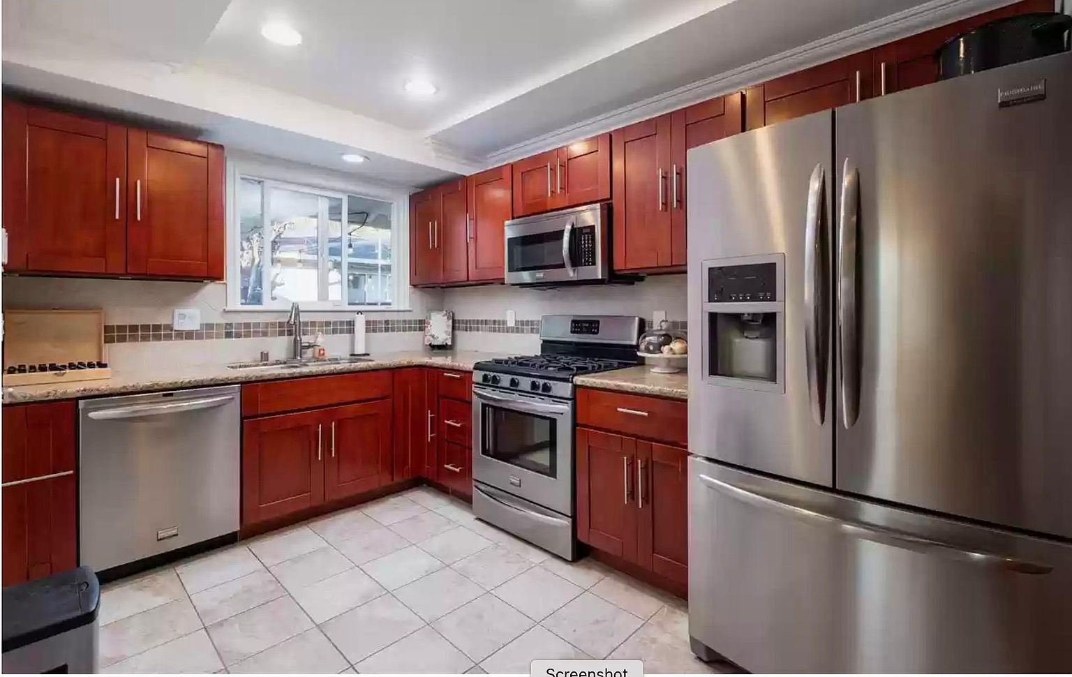 541 Caleb Pl photo 3