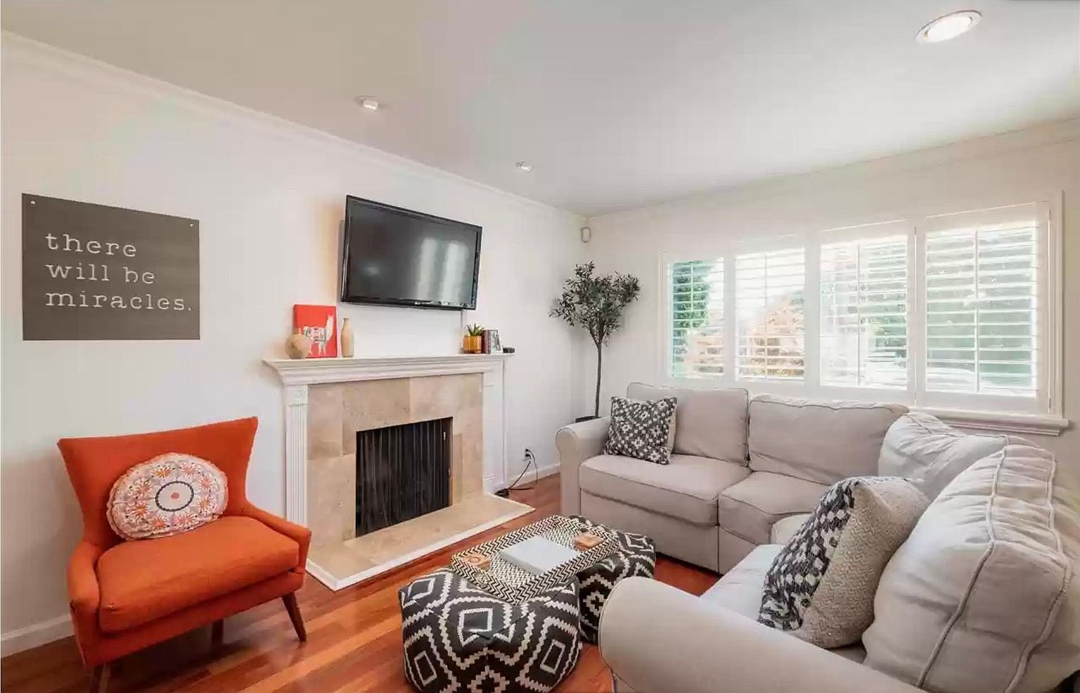 541 Caleb Pl photo 2