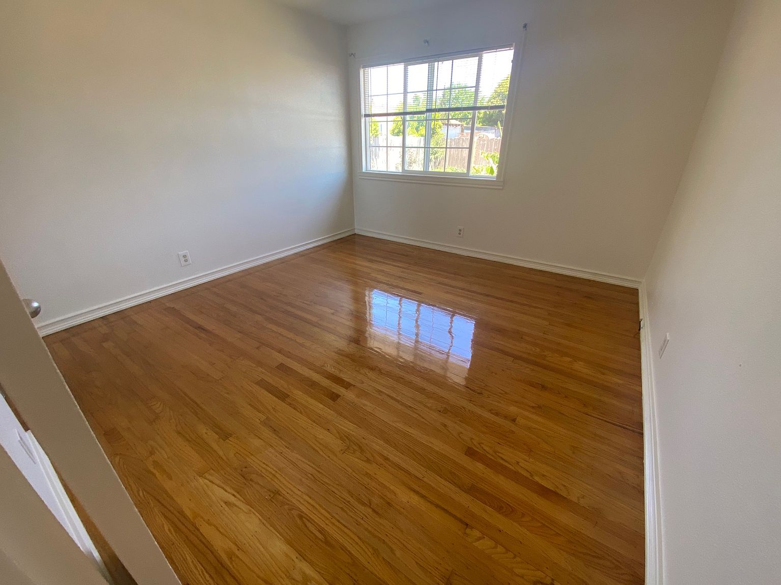 2BR/1BA Single Family House on W Avenue 136th · San Leandro photo 4