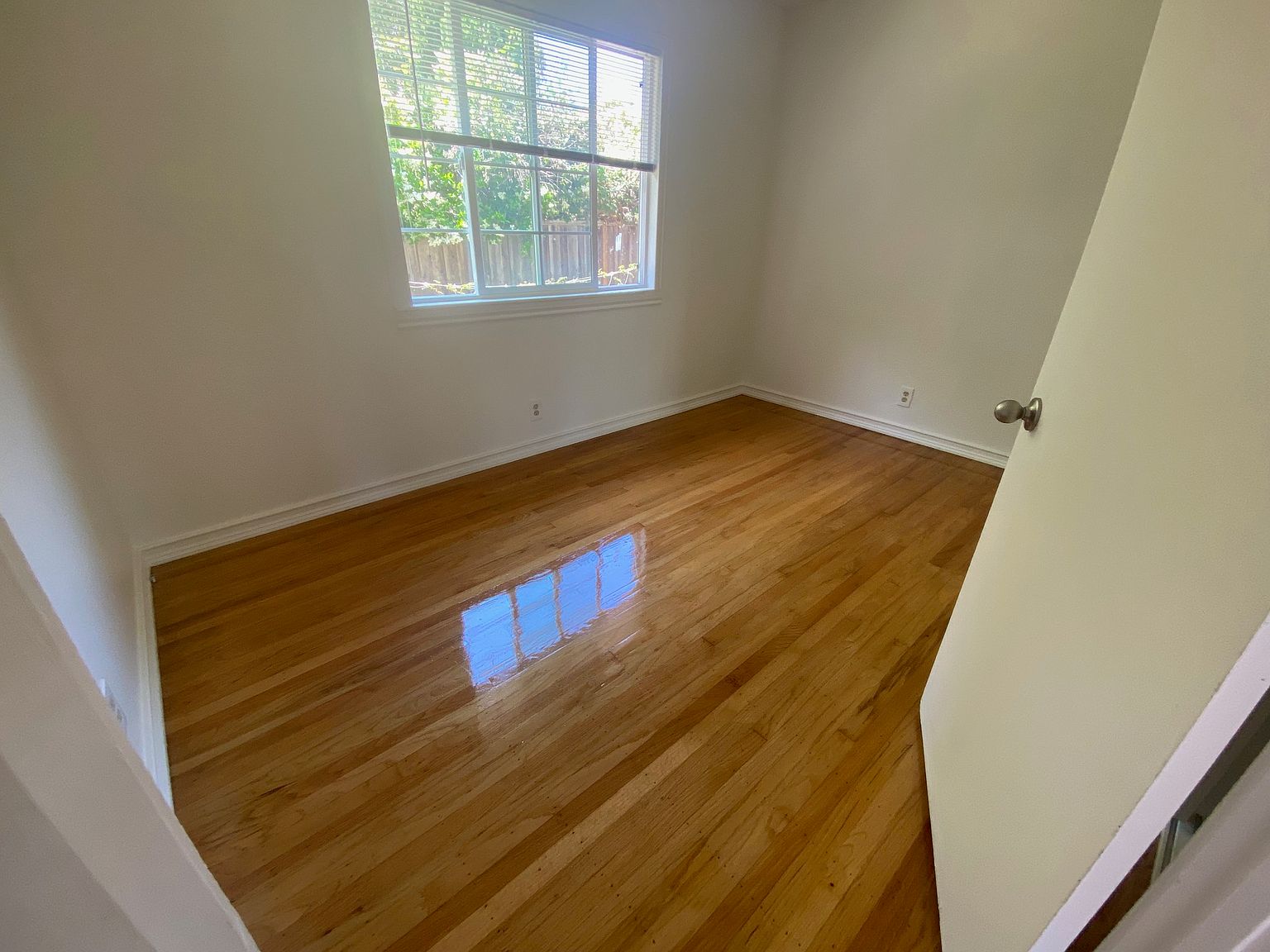 2BR/1BA Single Family House on W Avenue 136th · San Leandro photo 5