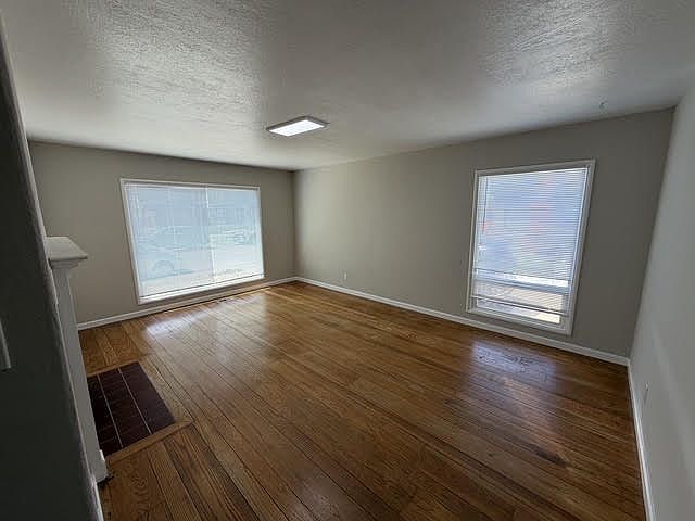 1269 Chapel Ave photo 2