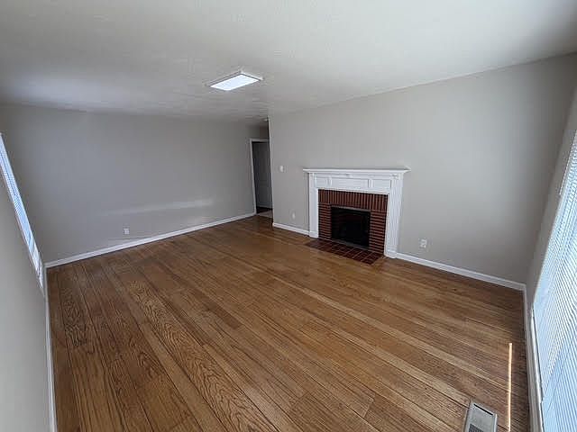 1269 Chapel Ave photo 3