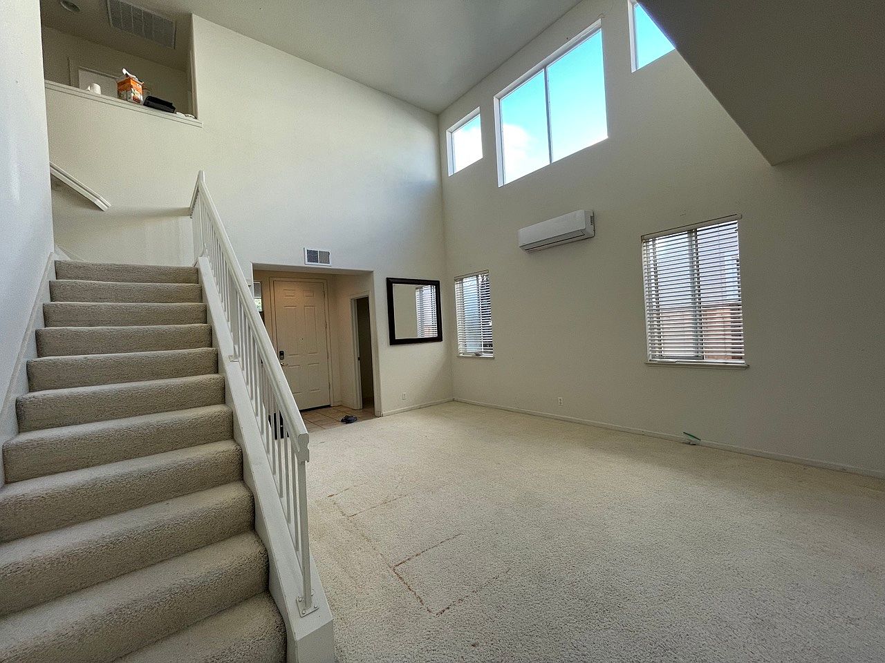 2268 Mariner Way photo 3