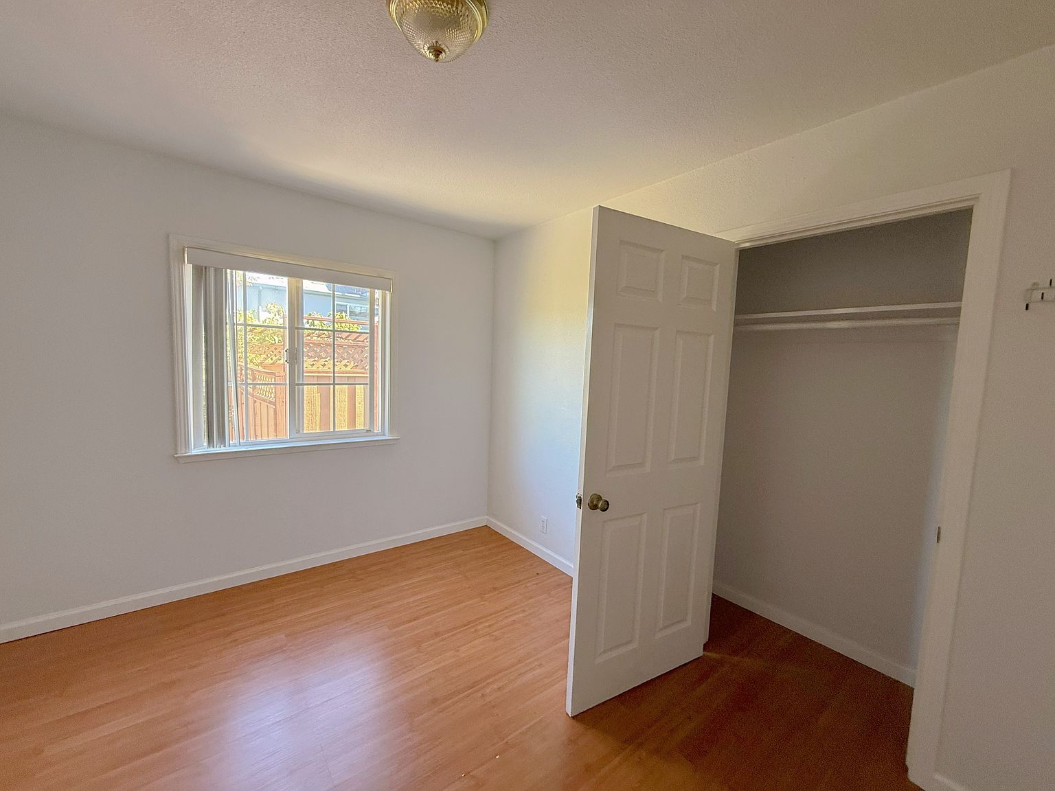 2641 Acorn St photo 5