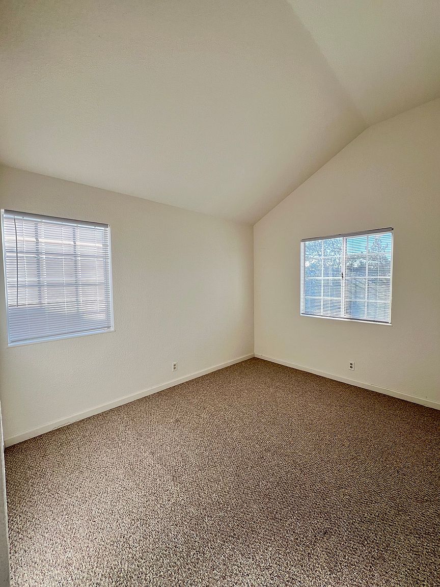 18929 Sydney Cir photo 4