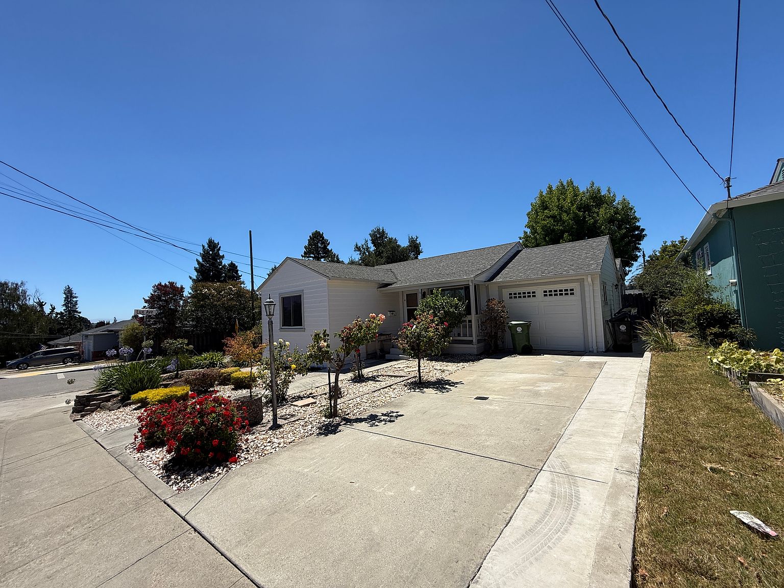 19227 Vaughn Ave photo 3
