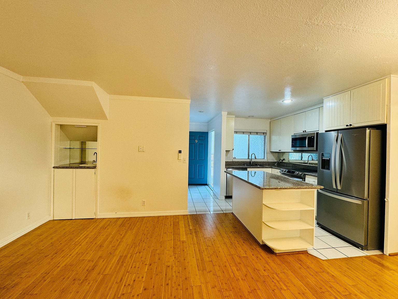 20153 Forest Ave photo 2