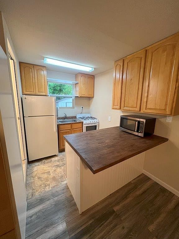 17440 Almond Rd photo 3