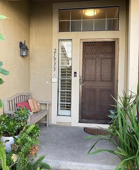 21933 Nugget Canyon Dr photo 2