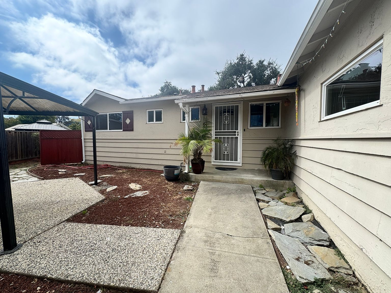 109 Edna Ct photo 3