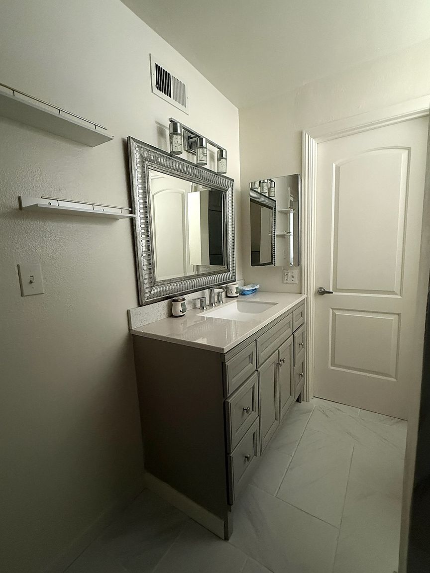 7873 Peachtree Ave photo 3
